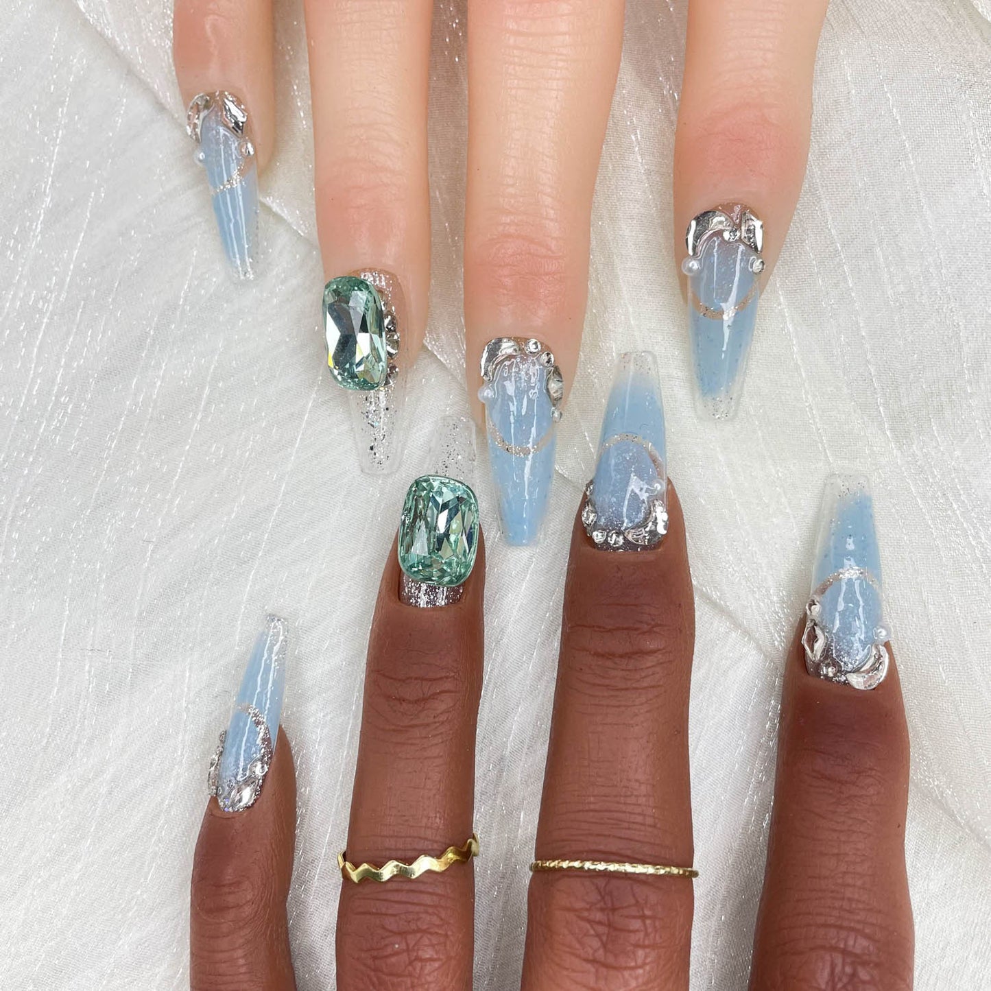 GGddsha 2025 Handmade Nail Art Reusable Medium Press-On Nails Simple Ocean Blue with Diamonds Full Coverage False Nails for Women