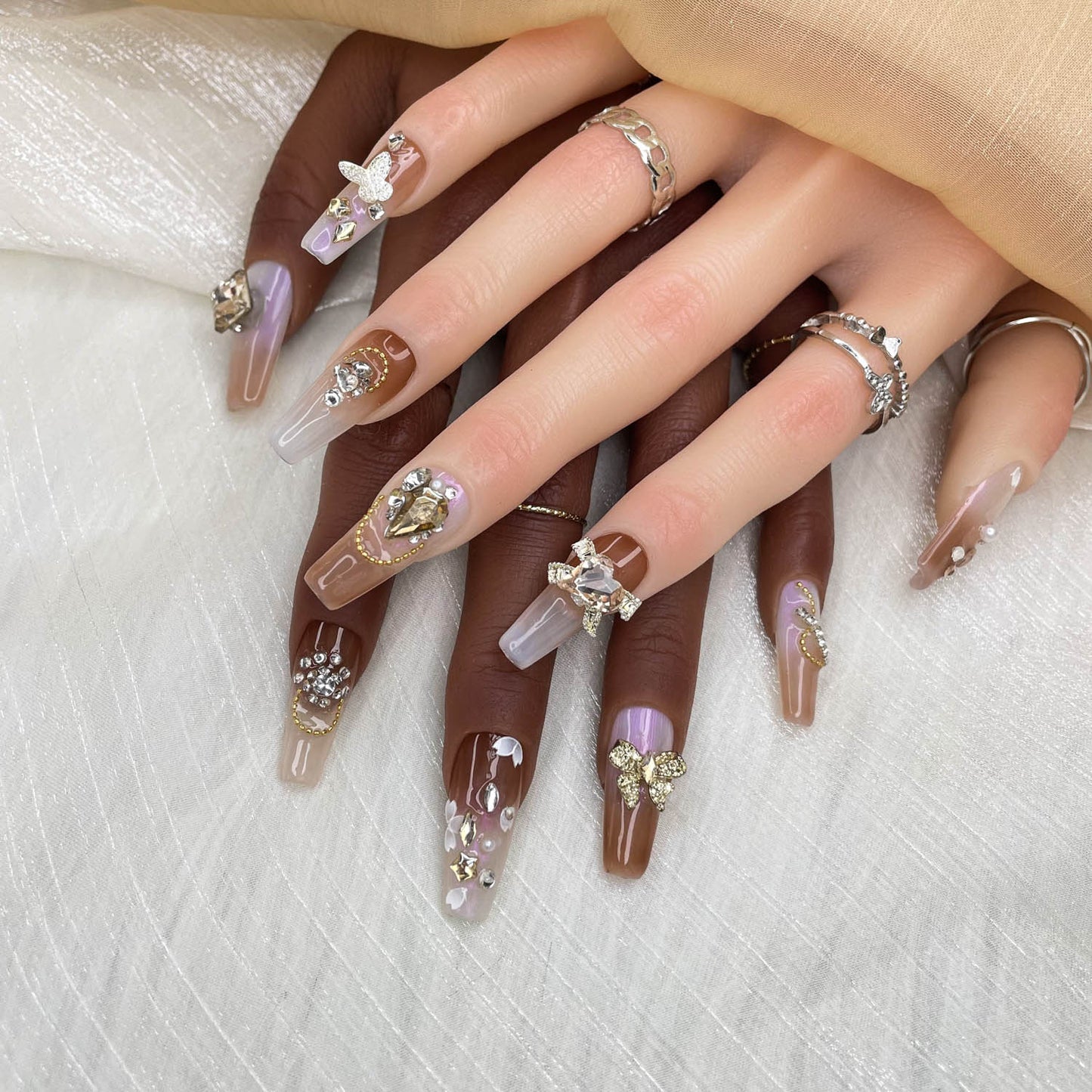GGddsha 2025 Handmade Medium Nail Reusable PMMA Acrylic Press-on Nail Mixed Color Gradient w/Butterfly Petal Rhinestone Decoration Fake Nails Gifts for Women